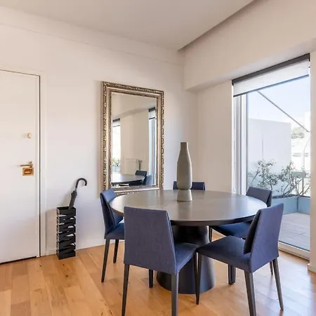 The Hostmaster Metropolitan Penthouse *