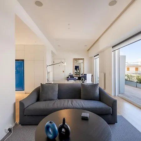 The Hostmaster Metropolitan Penthouse Apartment *